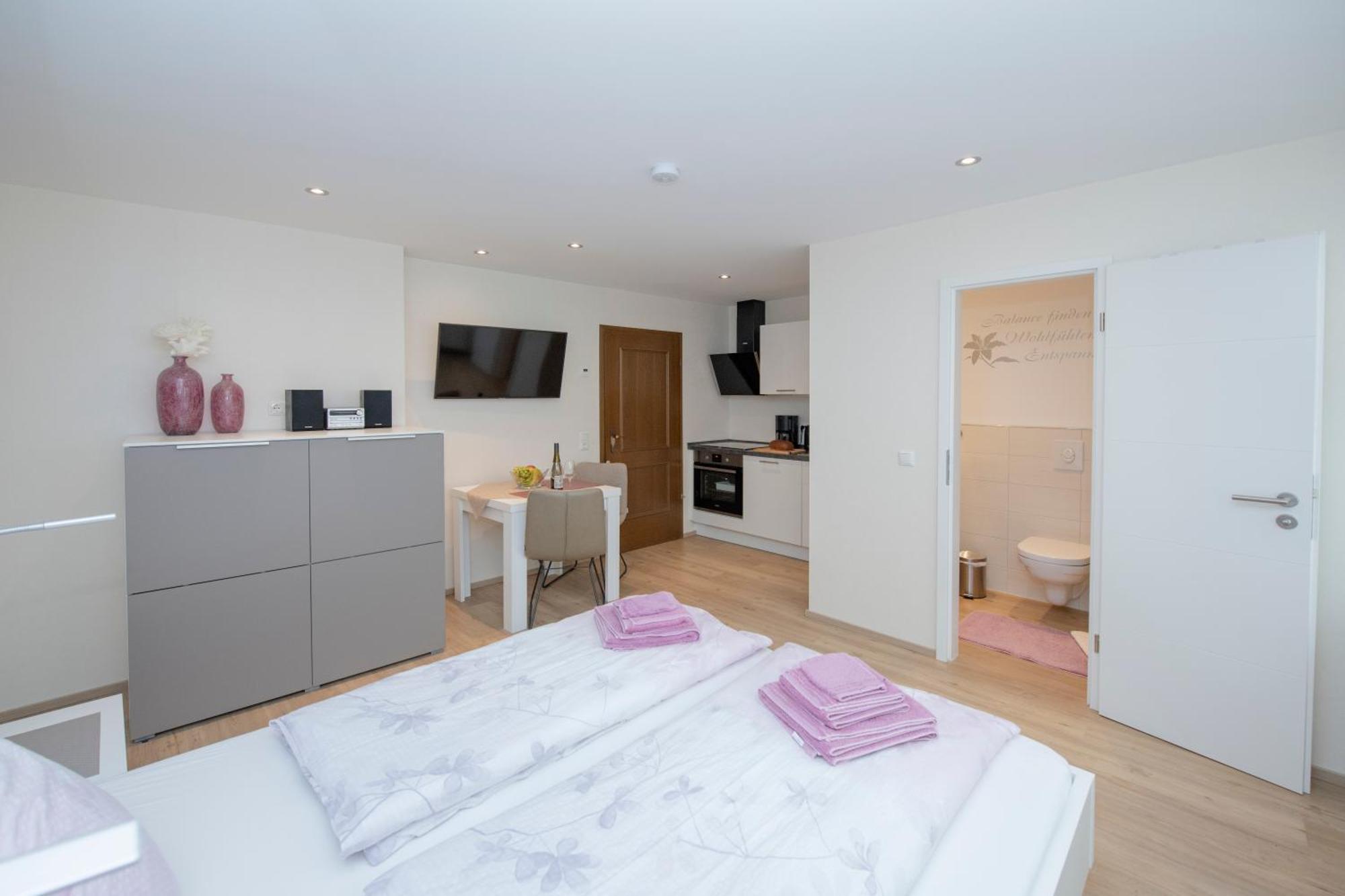 Neef Studio Apartment Am Historischen Matthiasturm מראה חיצוני תמונה
